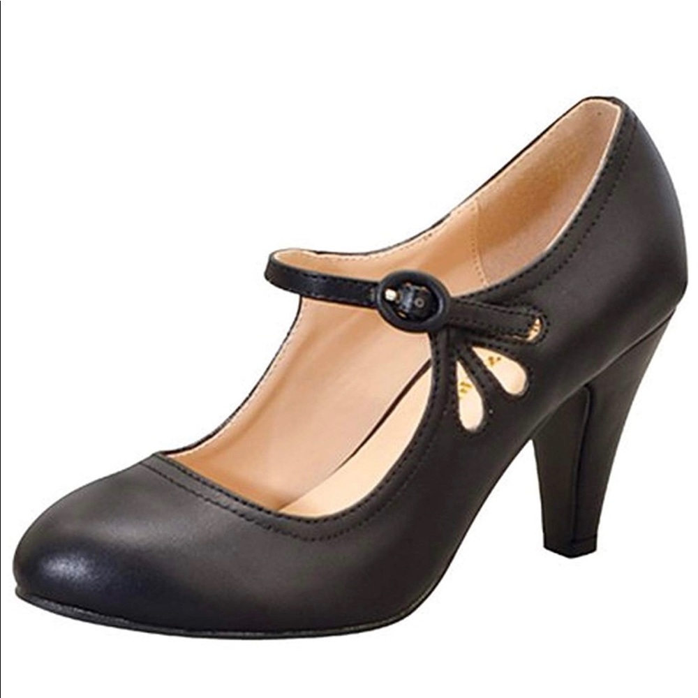 Vintage Style Mary Jane Cutout Heels in Black